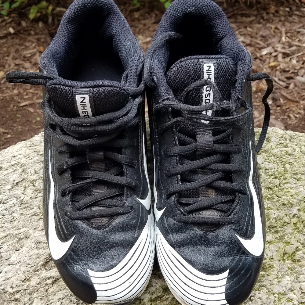 NIKE Cleats